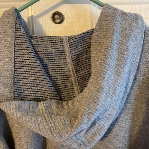 Lucky brand‎ hoodie sizes M - Picture 6 of 7